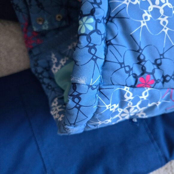 OshKosh Snowsuit (jacket + pants) - Picture 7 of 9